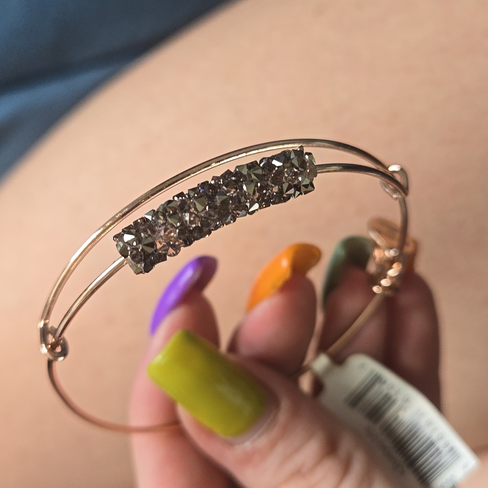 Fine Rocks Charm Bangle - Picture 2 of 3